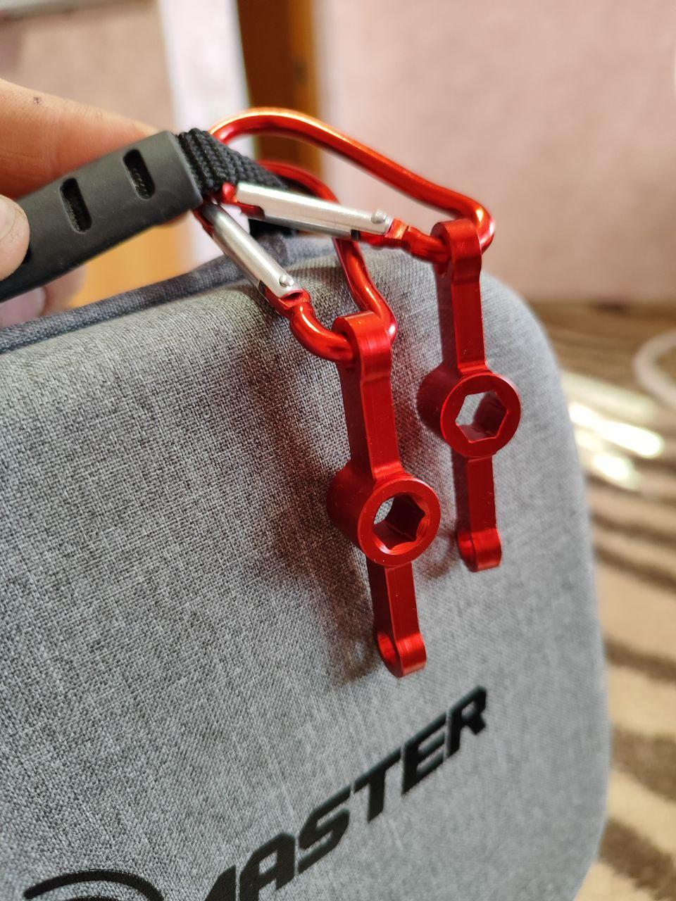 Універсальний гайковий ключ для пропелерів 6мм-8мм-10мм, з карабіном, Червоний-thumb-2